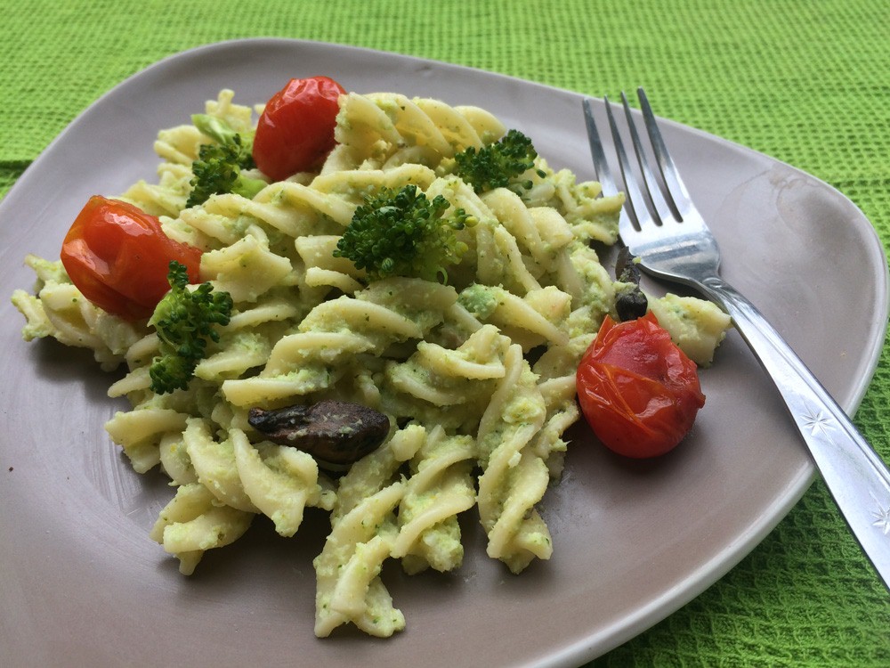 Fusili dengan Saus Brokoli (3 porsi)