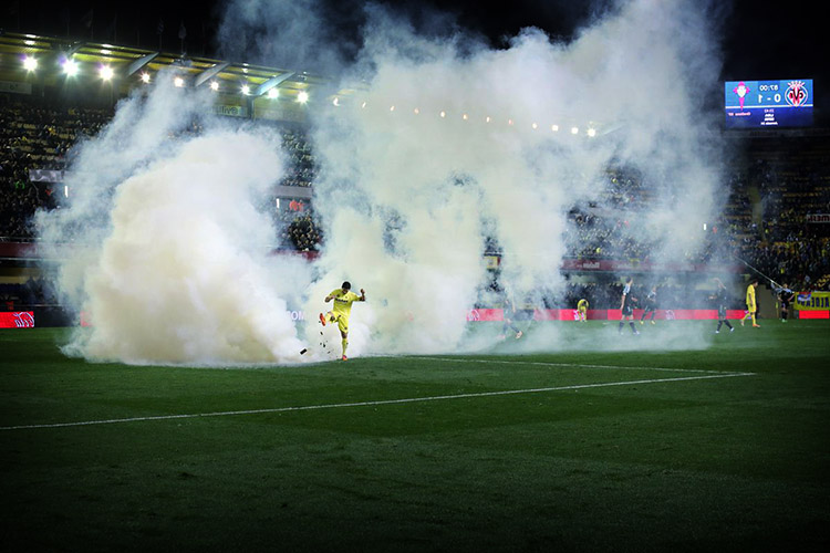 gas air mata dilarang FIFA, merusak mata