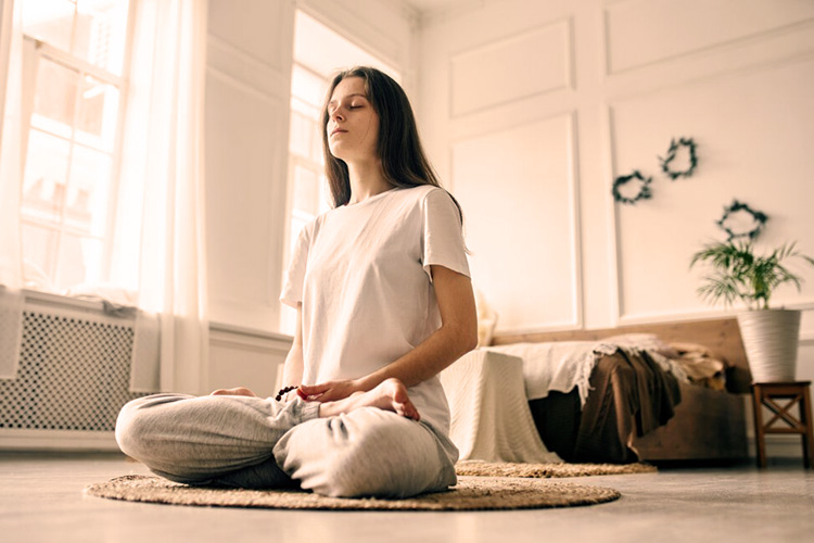 meditasi membantu turunkan tekanan darah