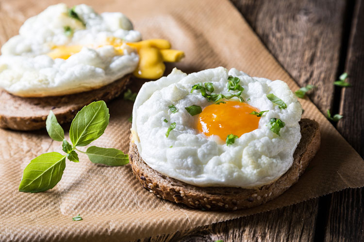 berapa kandungan protein dalam sebutir telur