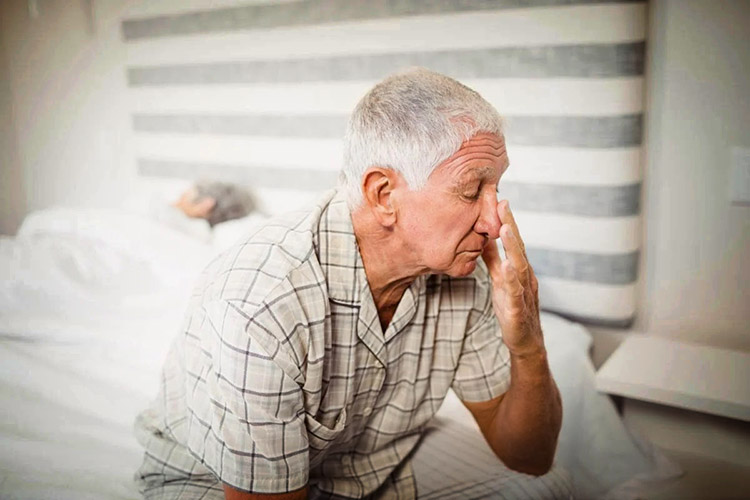 mengapa lansia gampang mengantuk