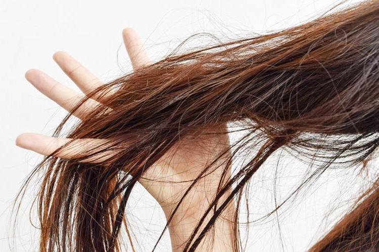 cara keramas yang benar untuk mengatasi rambut rontok
