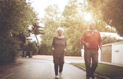 manfaat jalan kaki untuk lansia