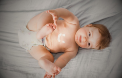 pelembap kulit bayi sensitif