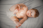 pelembap kulit bayi sensitif
